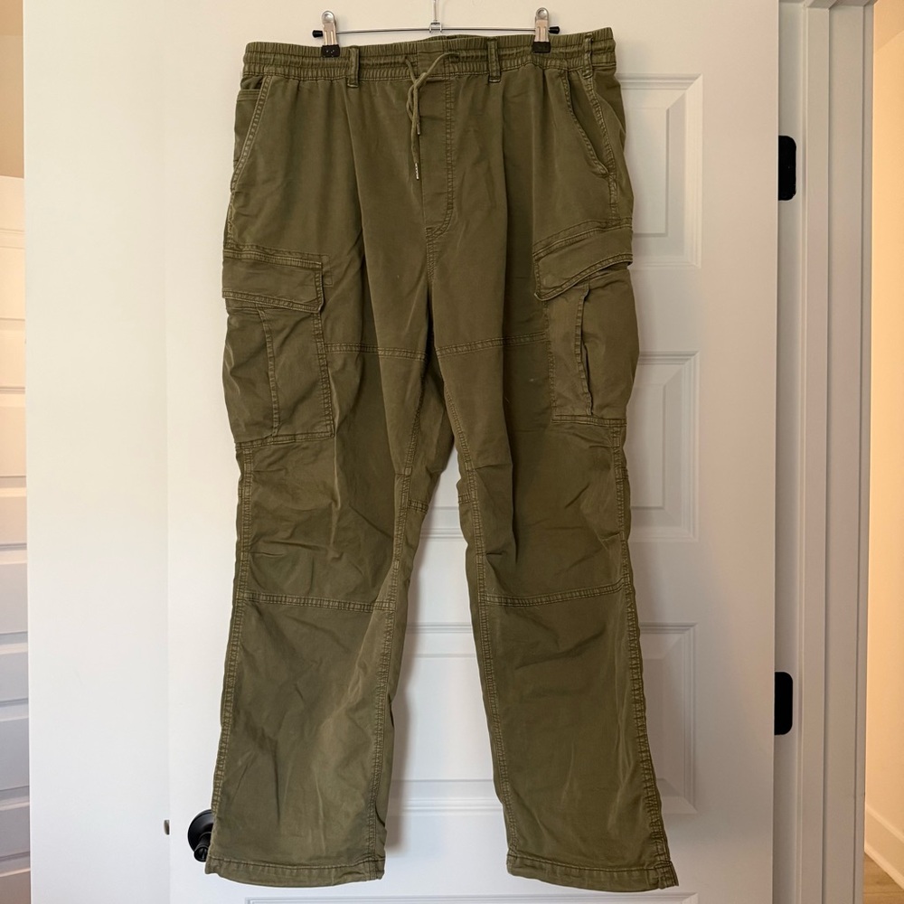 American Eagle Outfitters Men's Green Cargo Pants